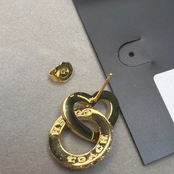 Coach Rose Gold Interlocking Open Circle Heart Earrings NWT - Picture 4 of 4